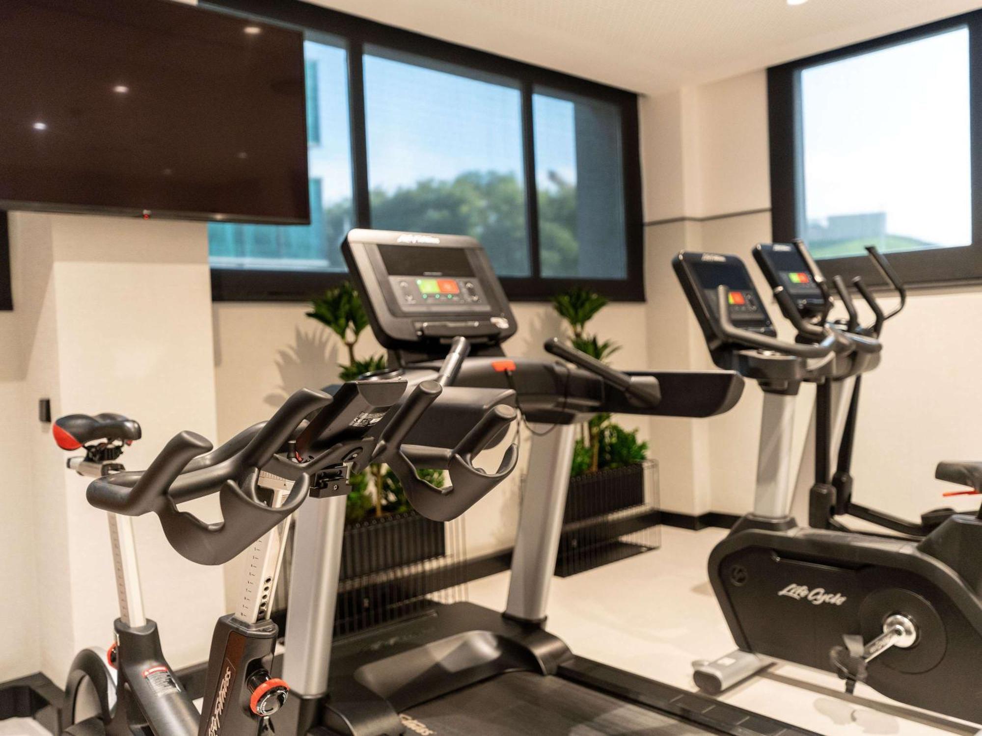 Pullman Madrid Airport & Feria Hotel Ngoại thất bức ảnh