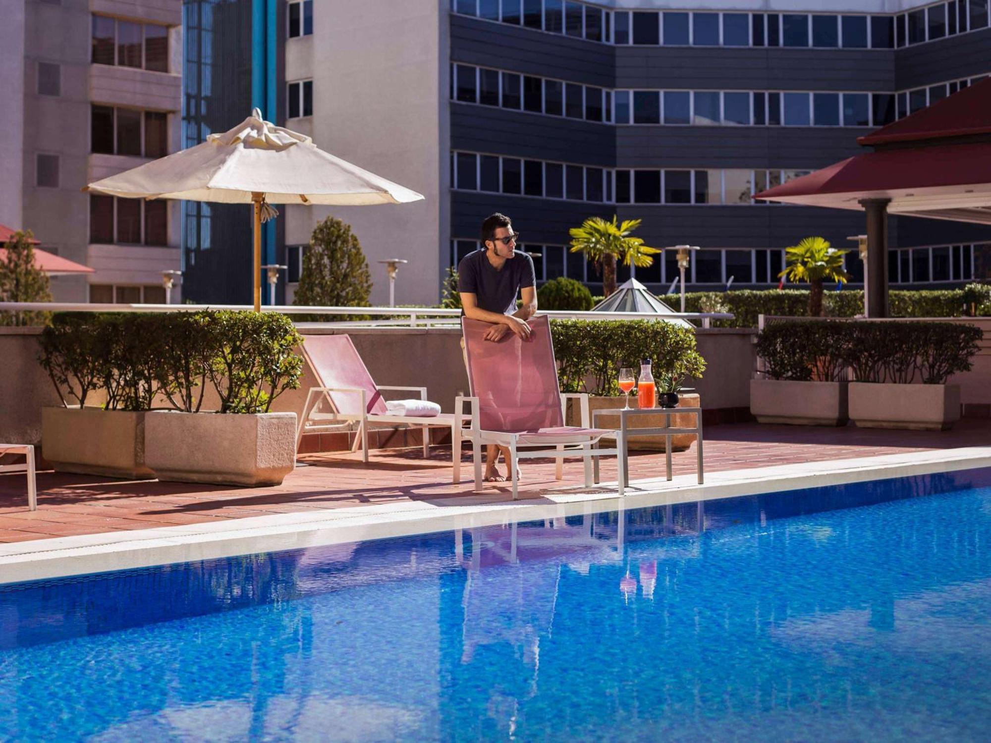 Pullman Madrid Airport & Feria Hotel Ngoại thất bức ảnh