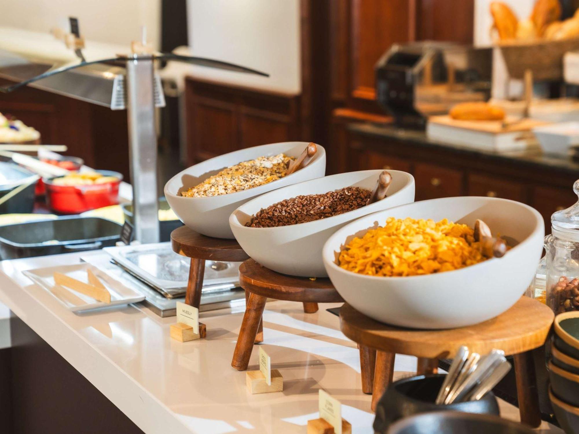 Pullman Madrid Airport & Feria Hotel Ngoại thất bức ảnh