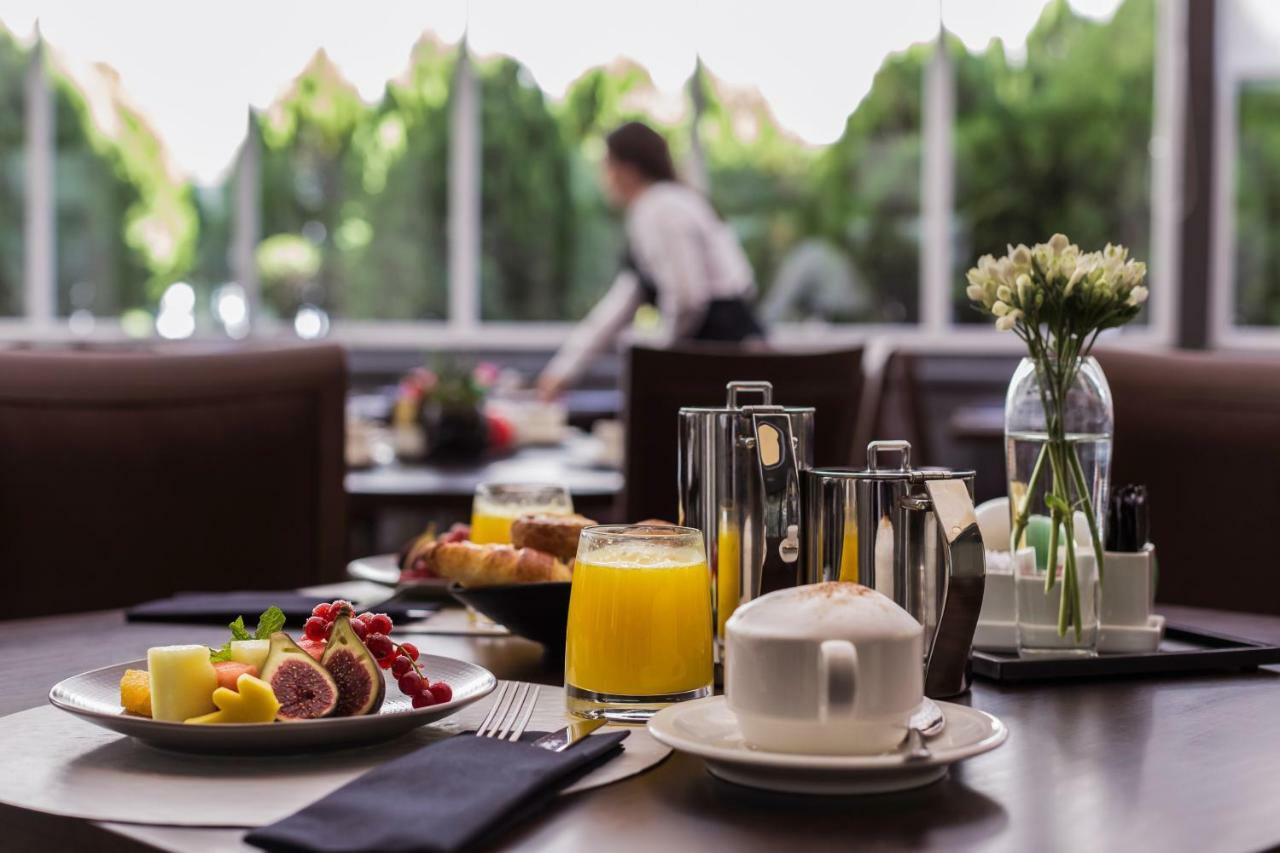 Pullman Madrid Airport & Feria Hotel Ngoại thất bức ảnh